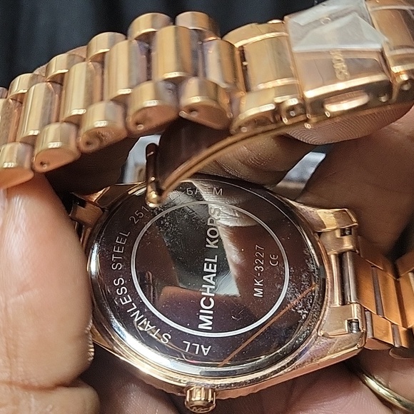 MICHAEL KORD SWISS MOVEMENT WATCH NEW IN BOX TAGS - Picture 8 of 8